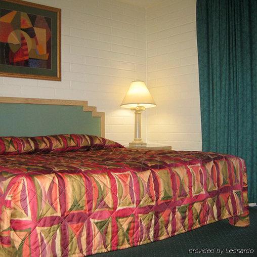Econo Lodge Inn & Suites Yuma I-8 מראה חיצוני תמונה