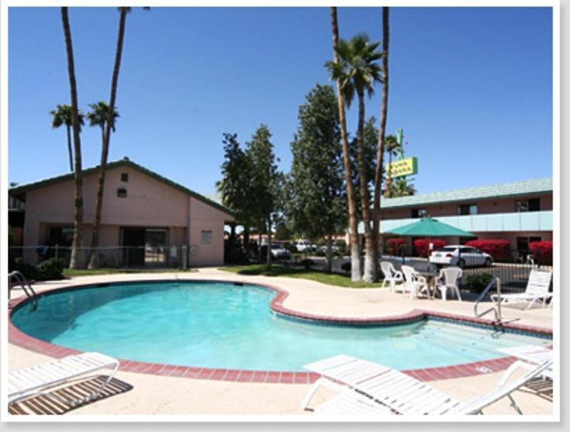 Econo Lodge Inn & Suites Yuma I-8 מראה חיצוני תמונה