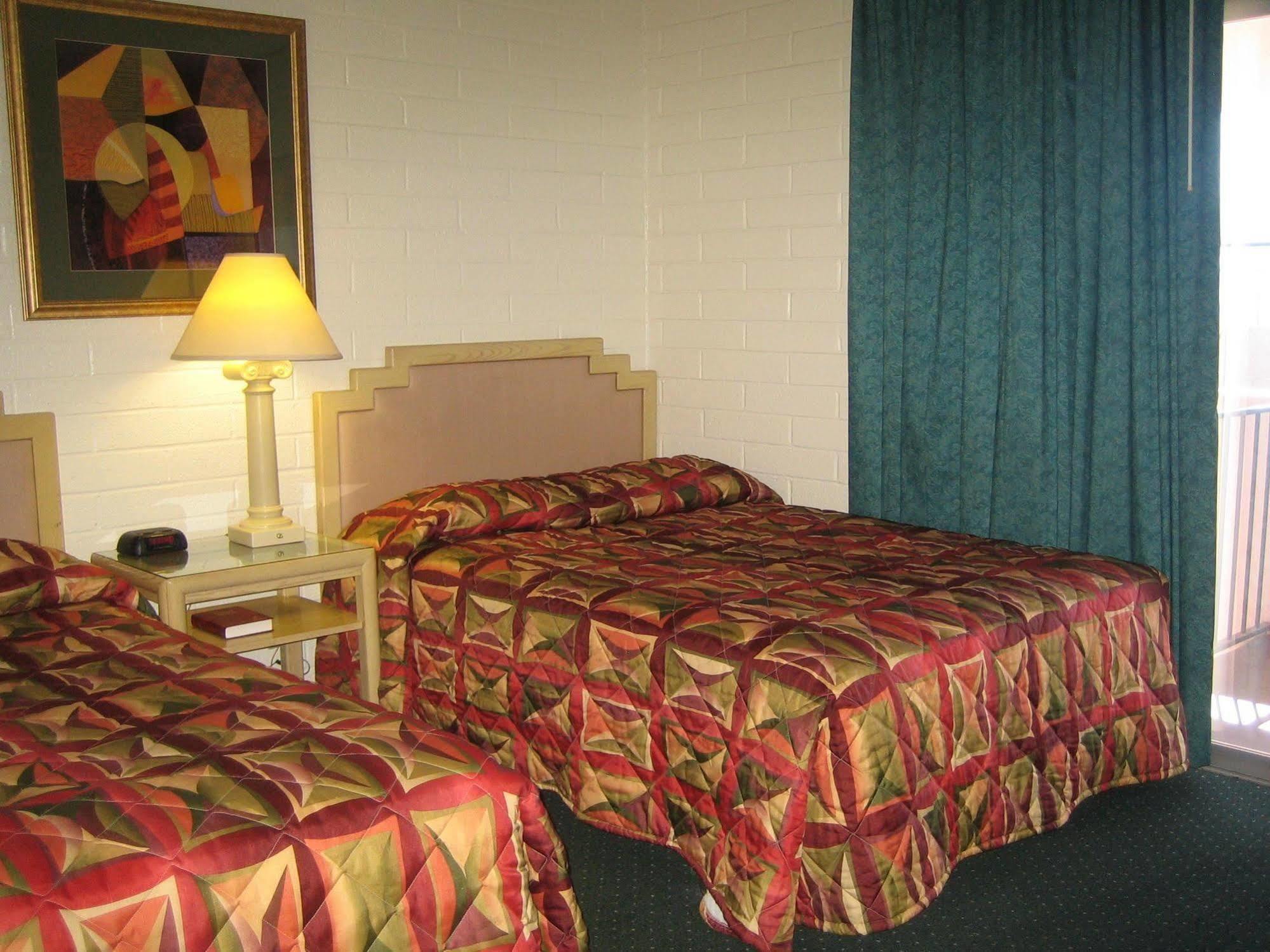 Econo Lodge Inn & Suites Yuma I-8 מראה חיצוני תמונה